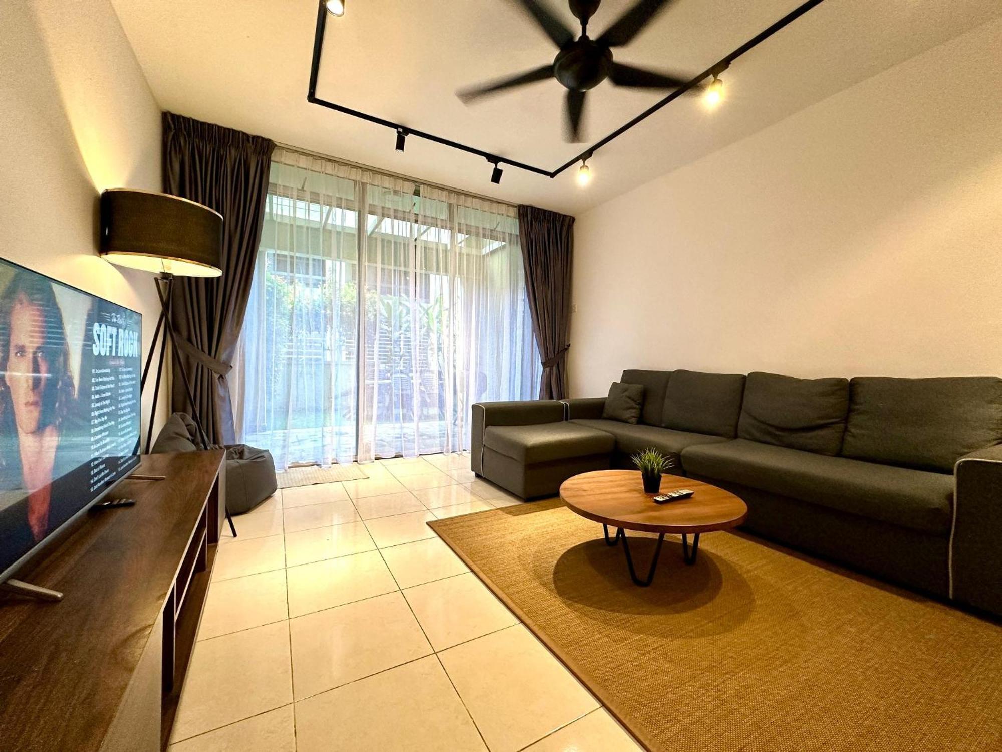 Bnb Cozy Homestay @ Cyberjaya Esterno foto